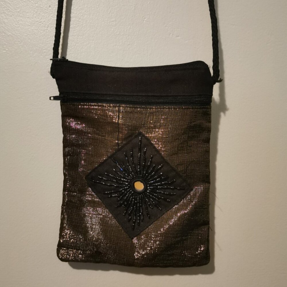 Kaya Raya Cross Body Flat Purse